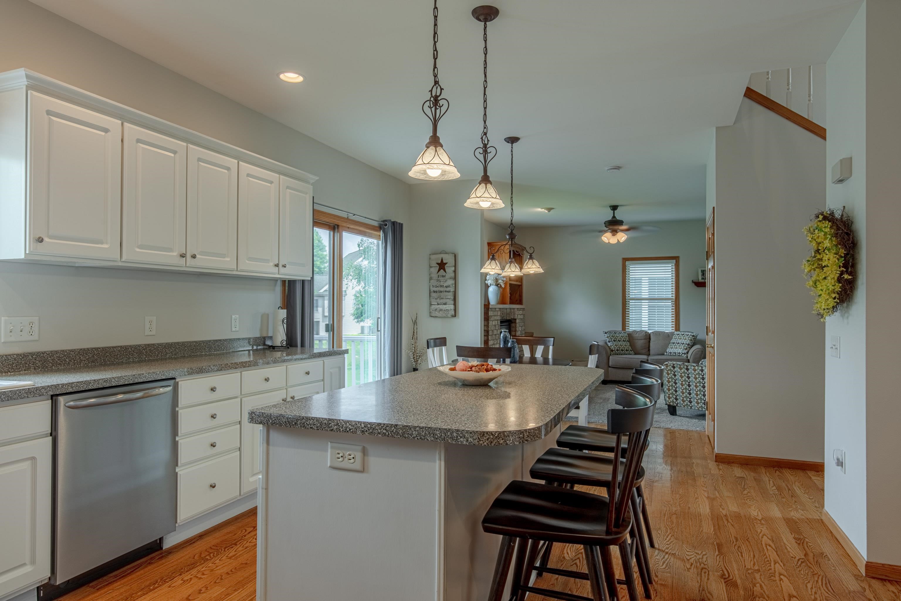1121 Bluebird Trail