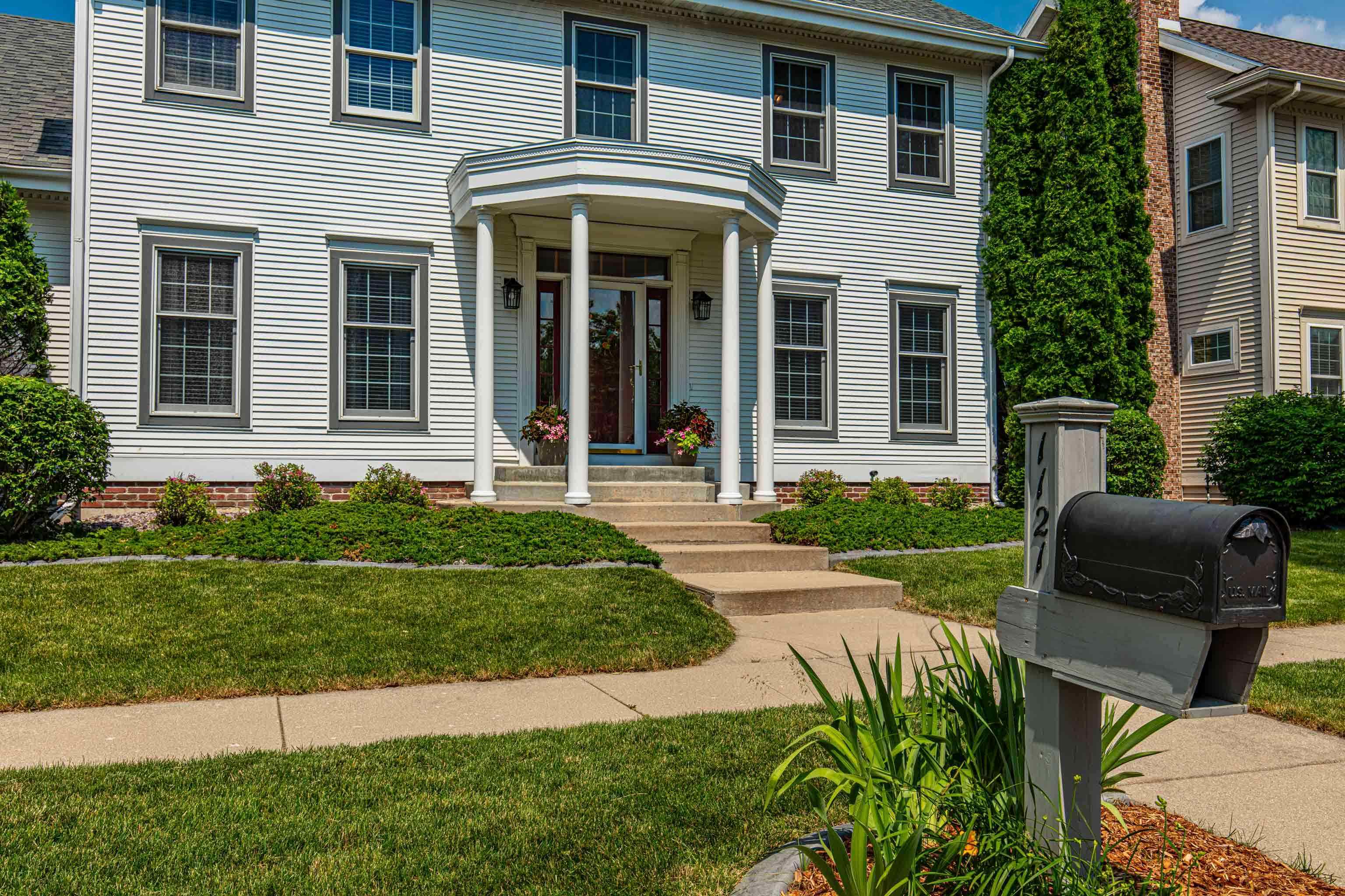 1121 Bluebird Trail