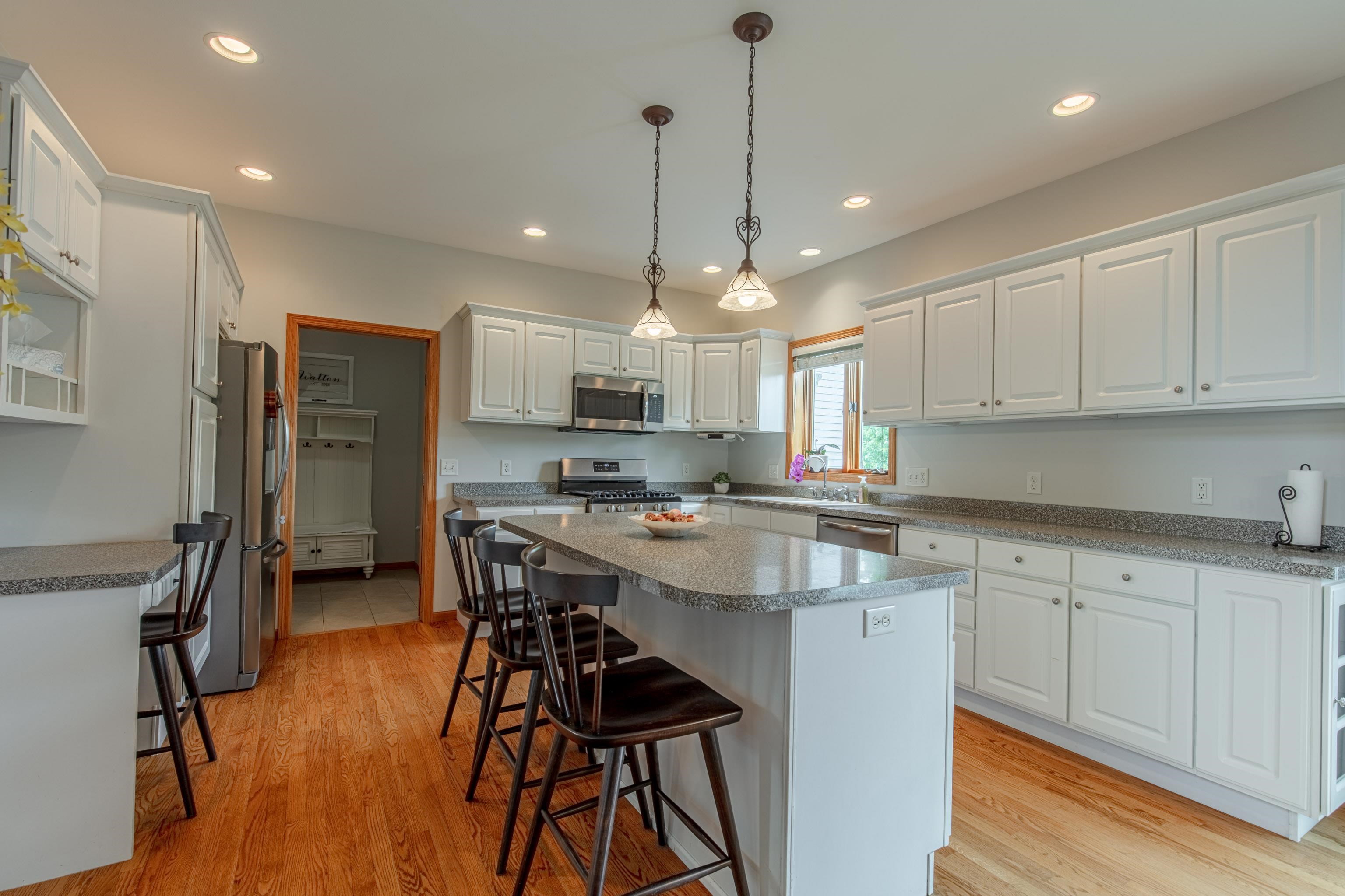1121 Bluebird Trail