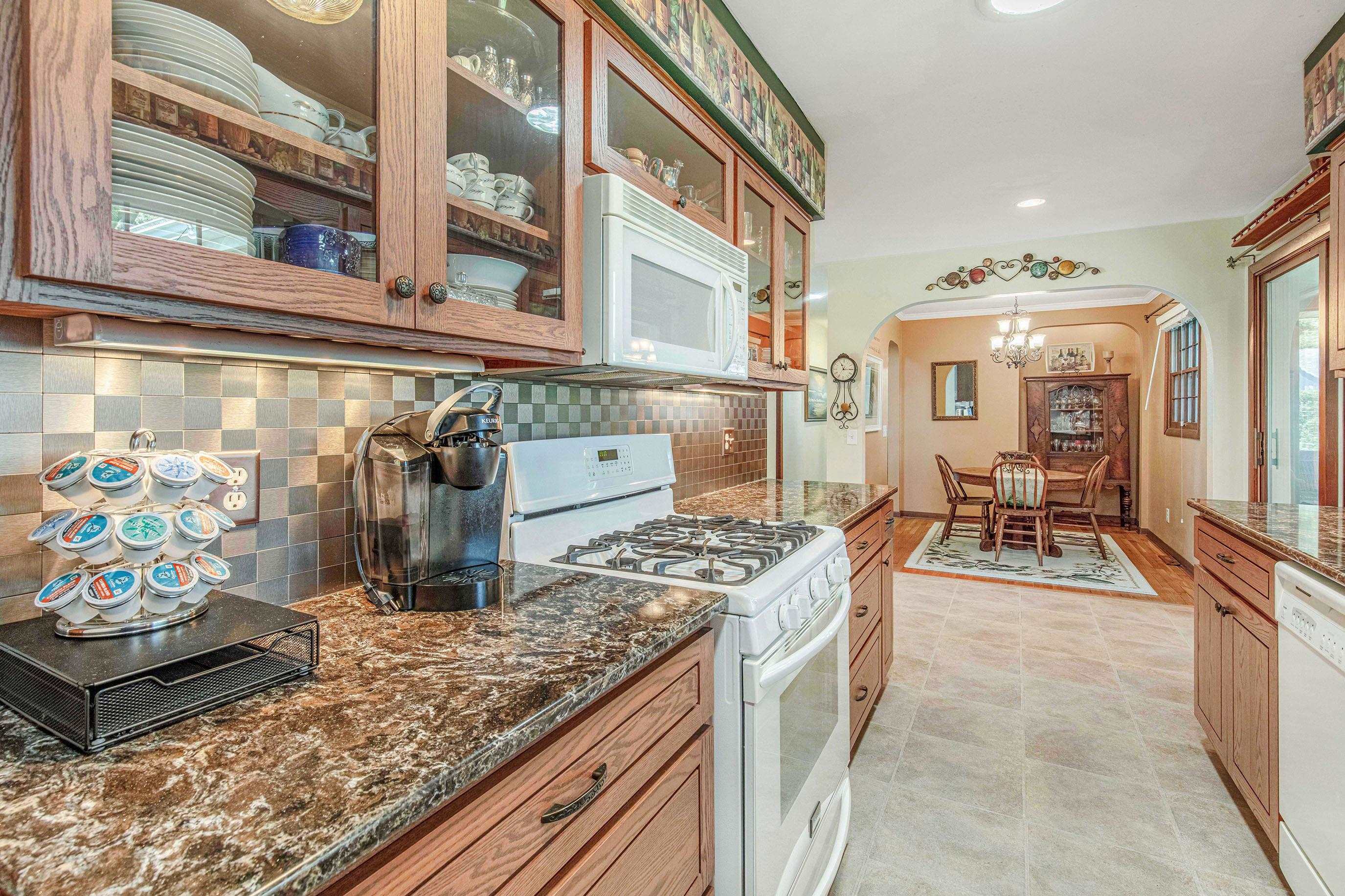 4502 DIAMOND Drive