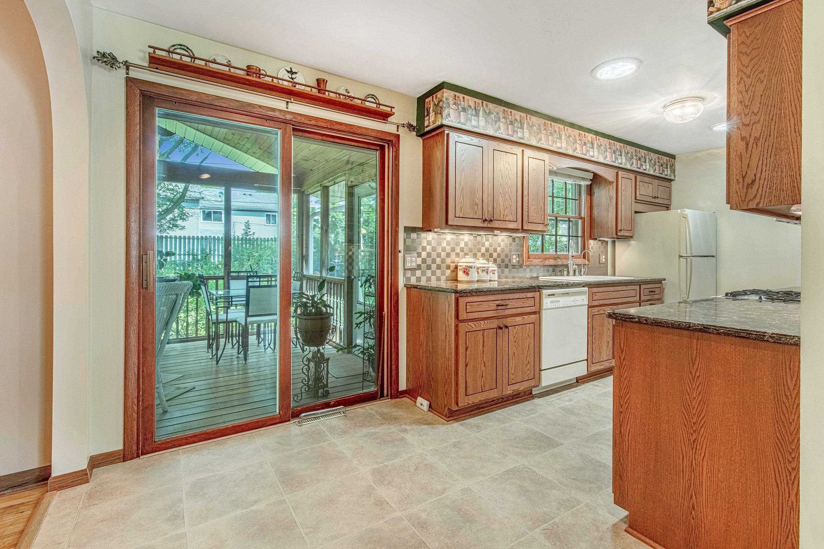 4502 DIAMOND Drive