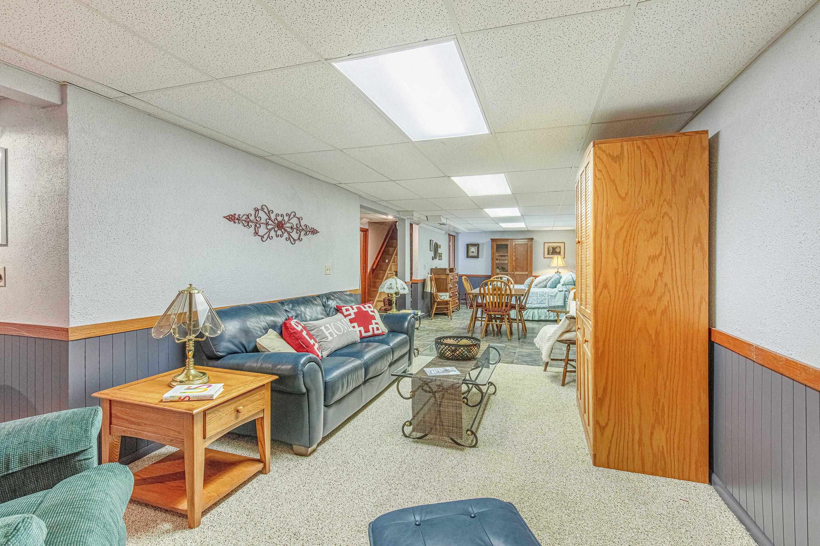 4502 DIAMOND Drive