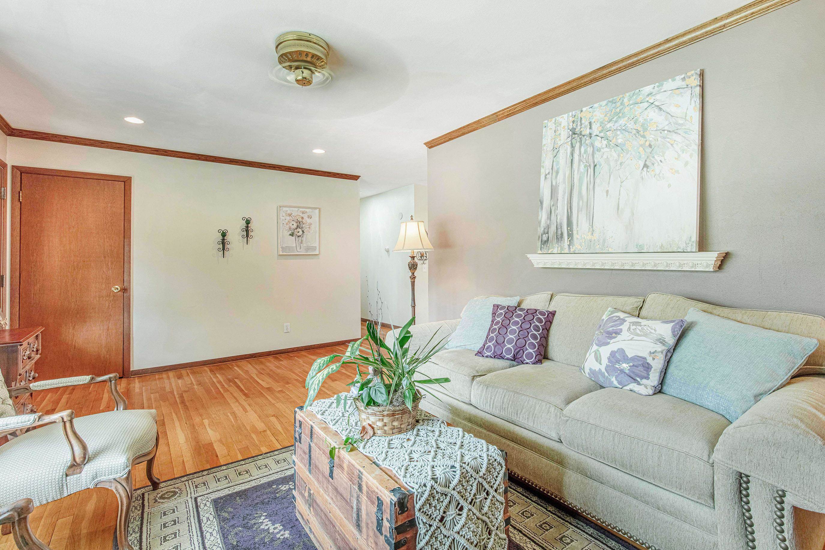 4502 DIAMOND Drive