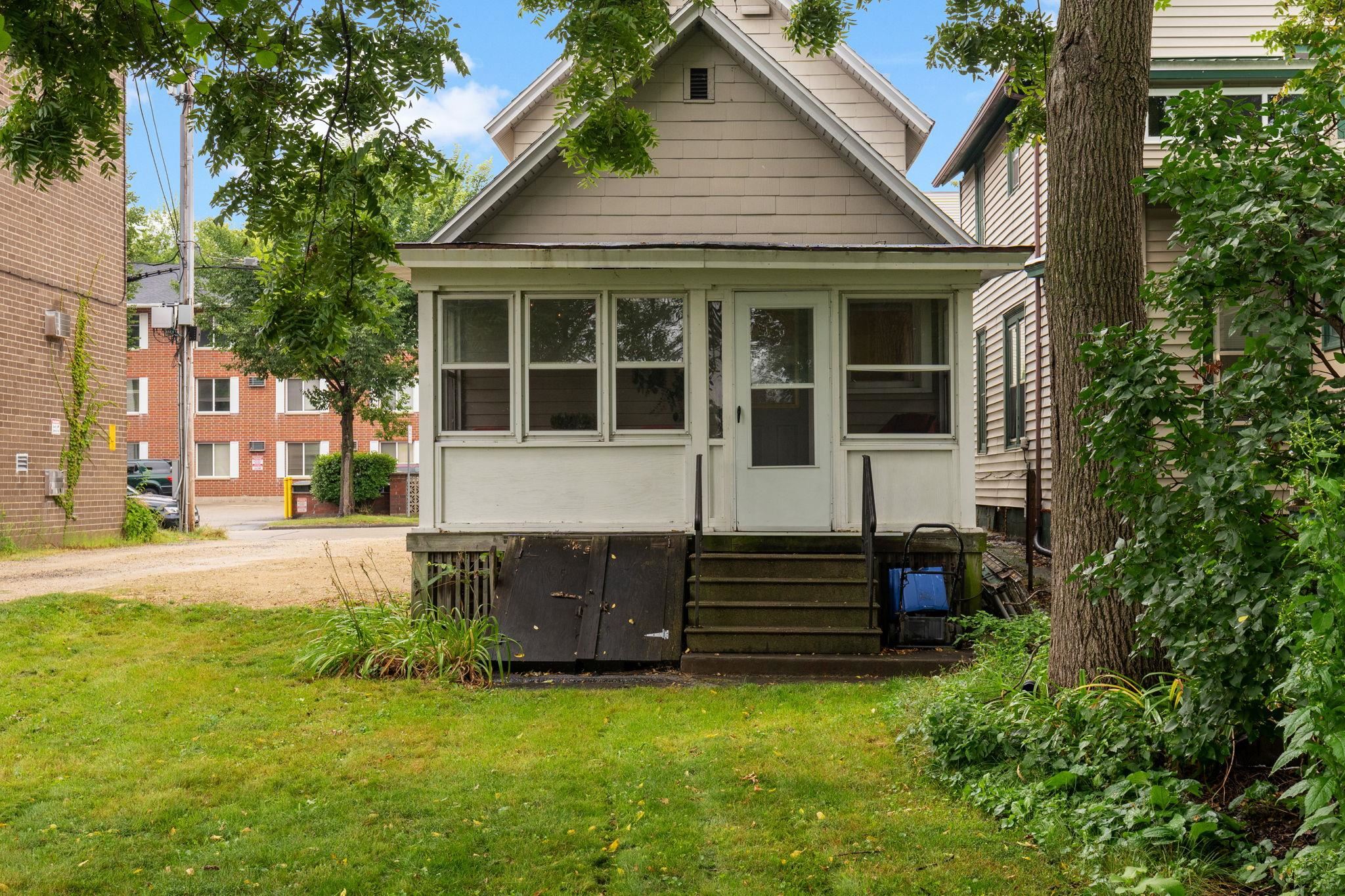 521 W Wilson Street