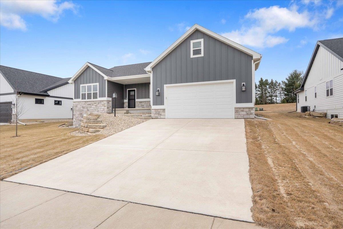 862 Leeward Lane