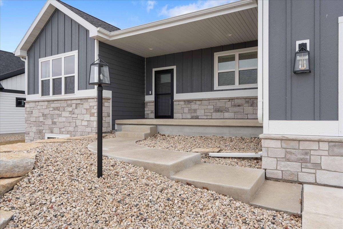 862 Leeward Lane