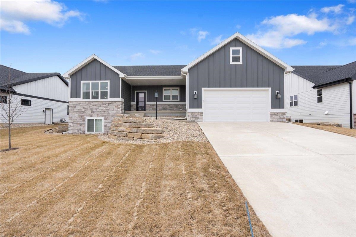 862 Leeward Lane