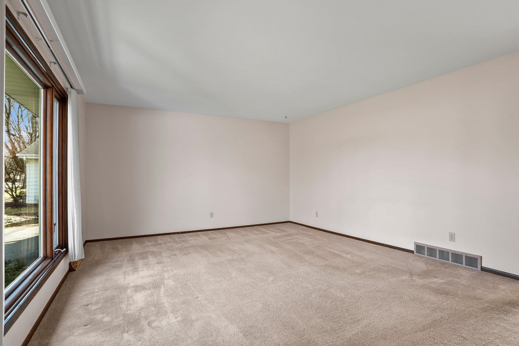 5409 Meadowood Drive