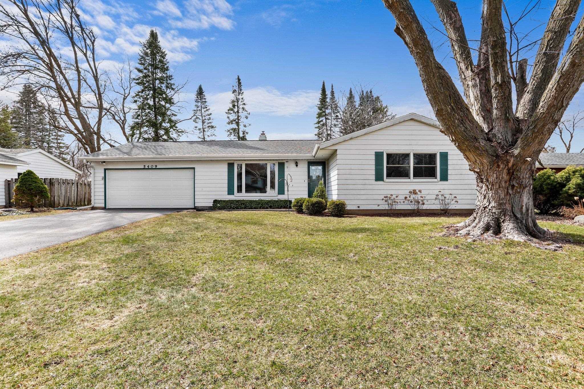 5409 Meadowood Drive