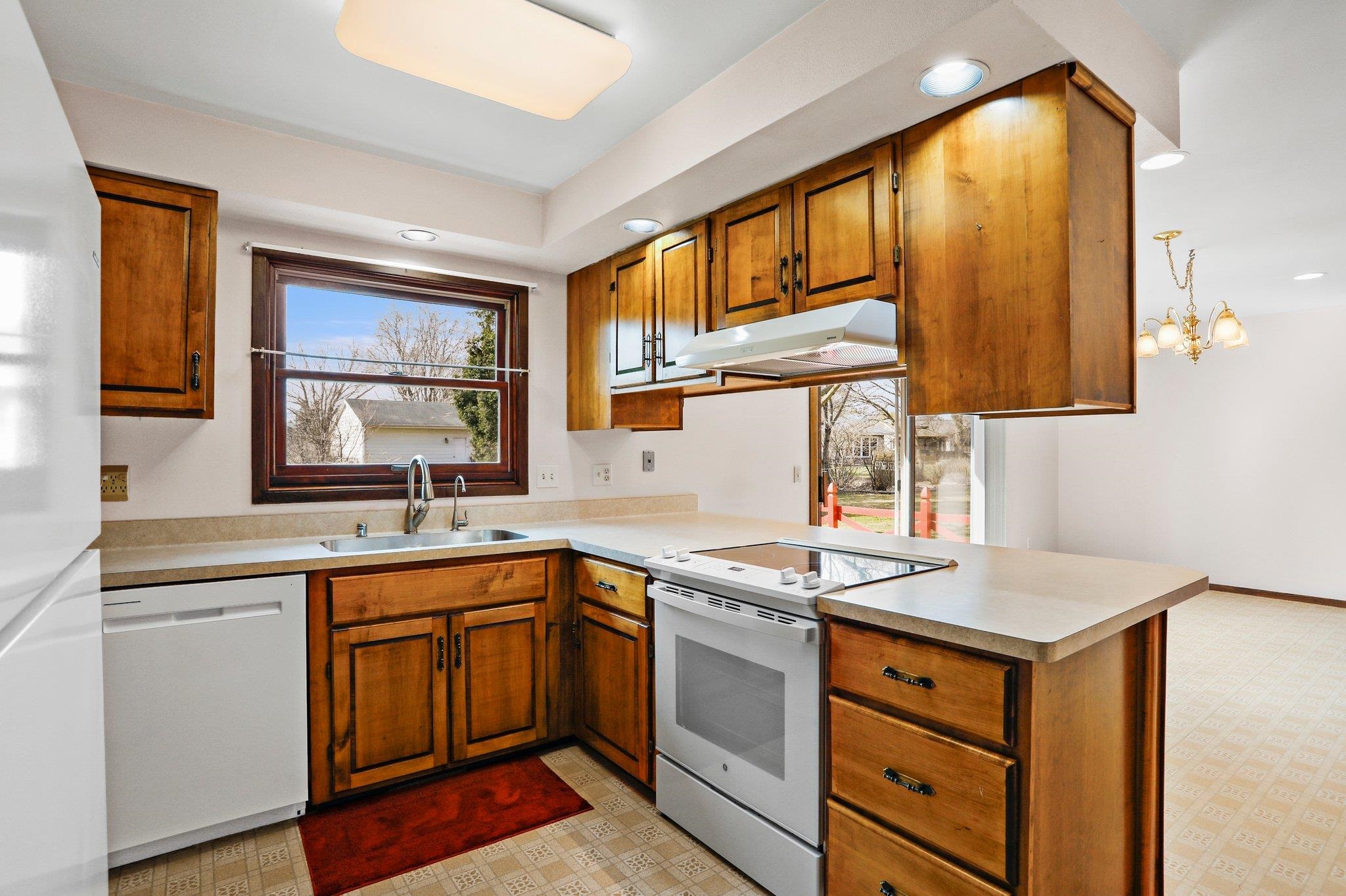 5409 Meadowood Drive
