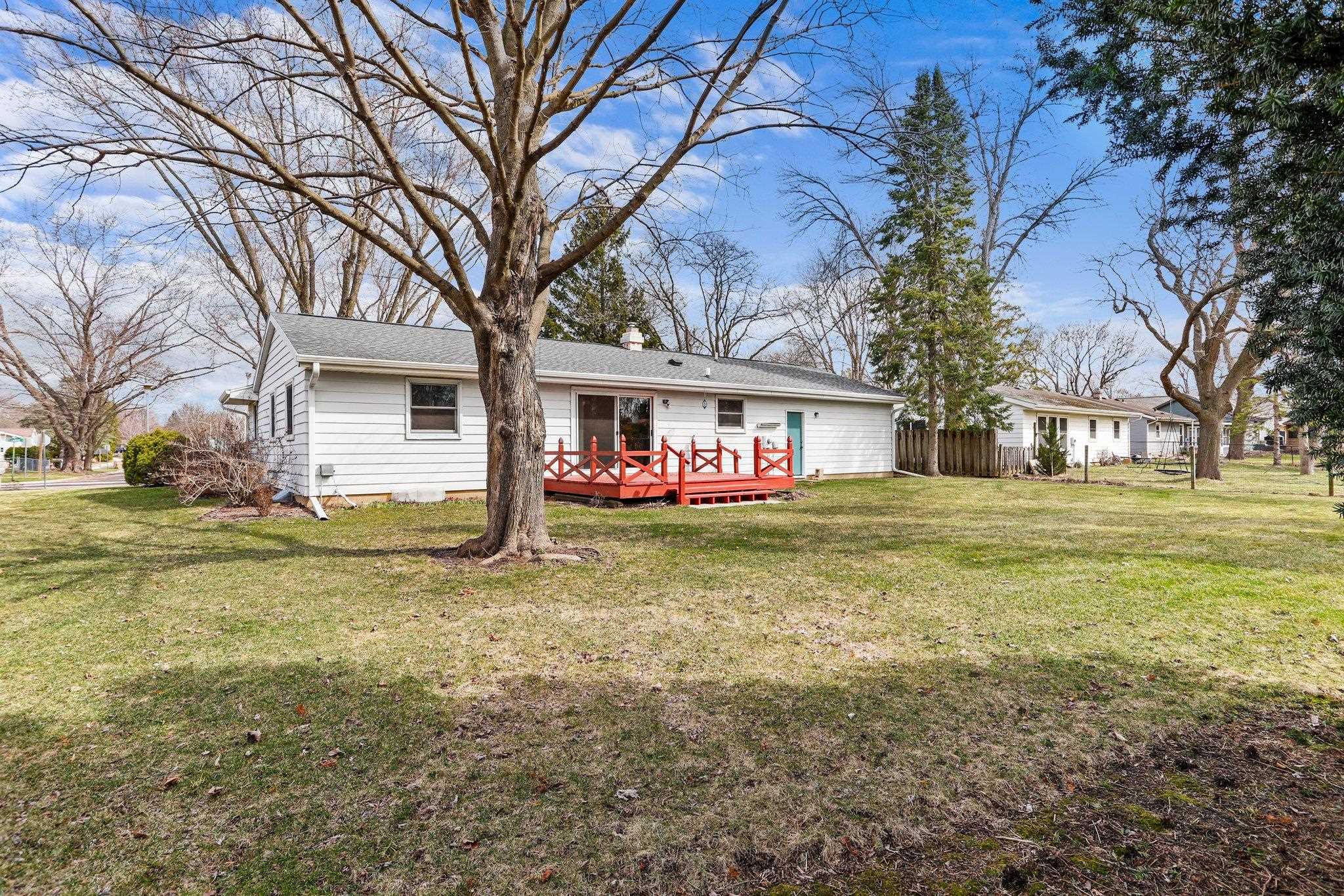 5409 Meadowood Drive