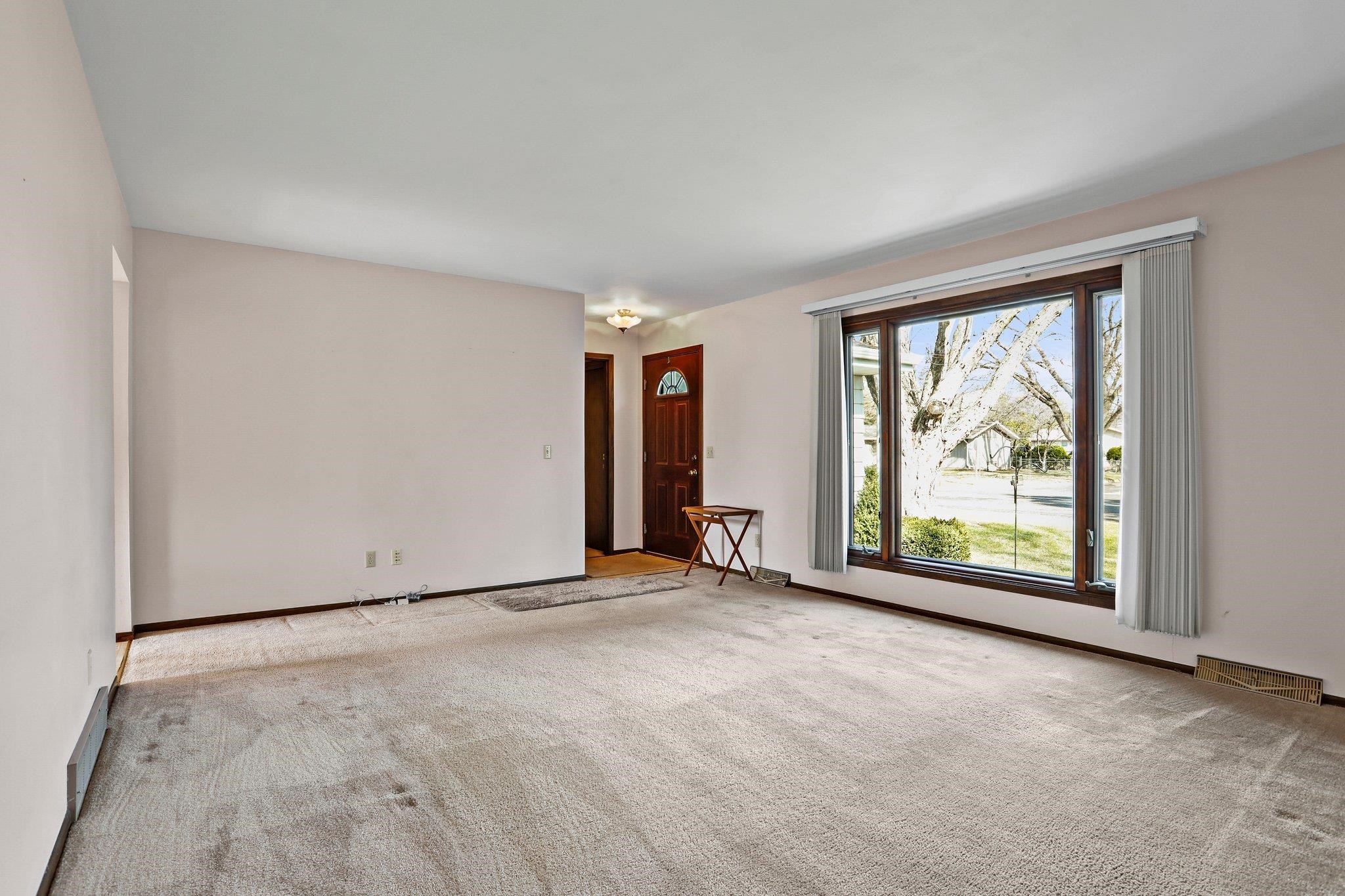 5409 Meadowood Drive