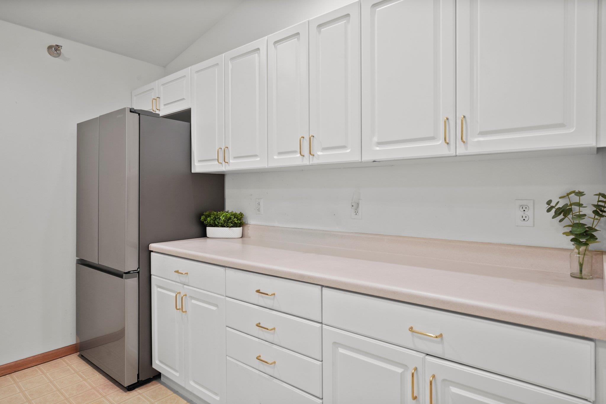 2820 Mickelson Parkway 304