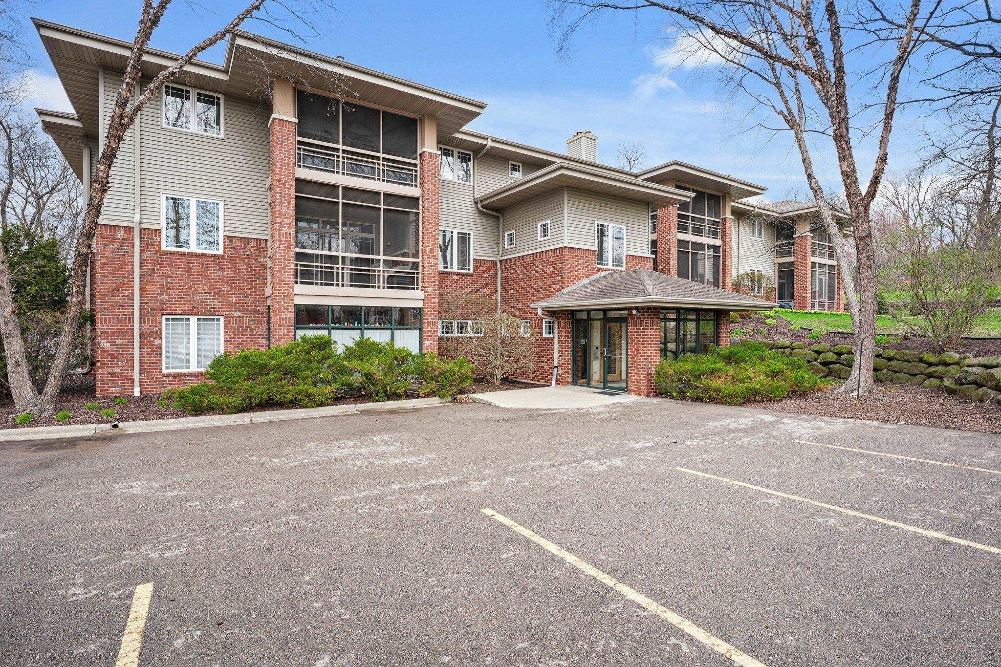 2820 Mickelson Parkway 304