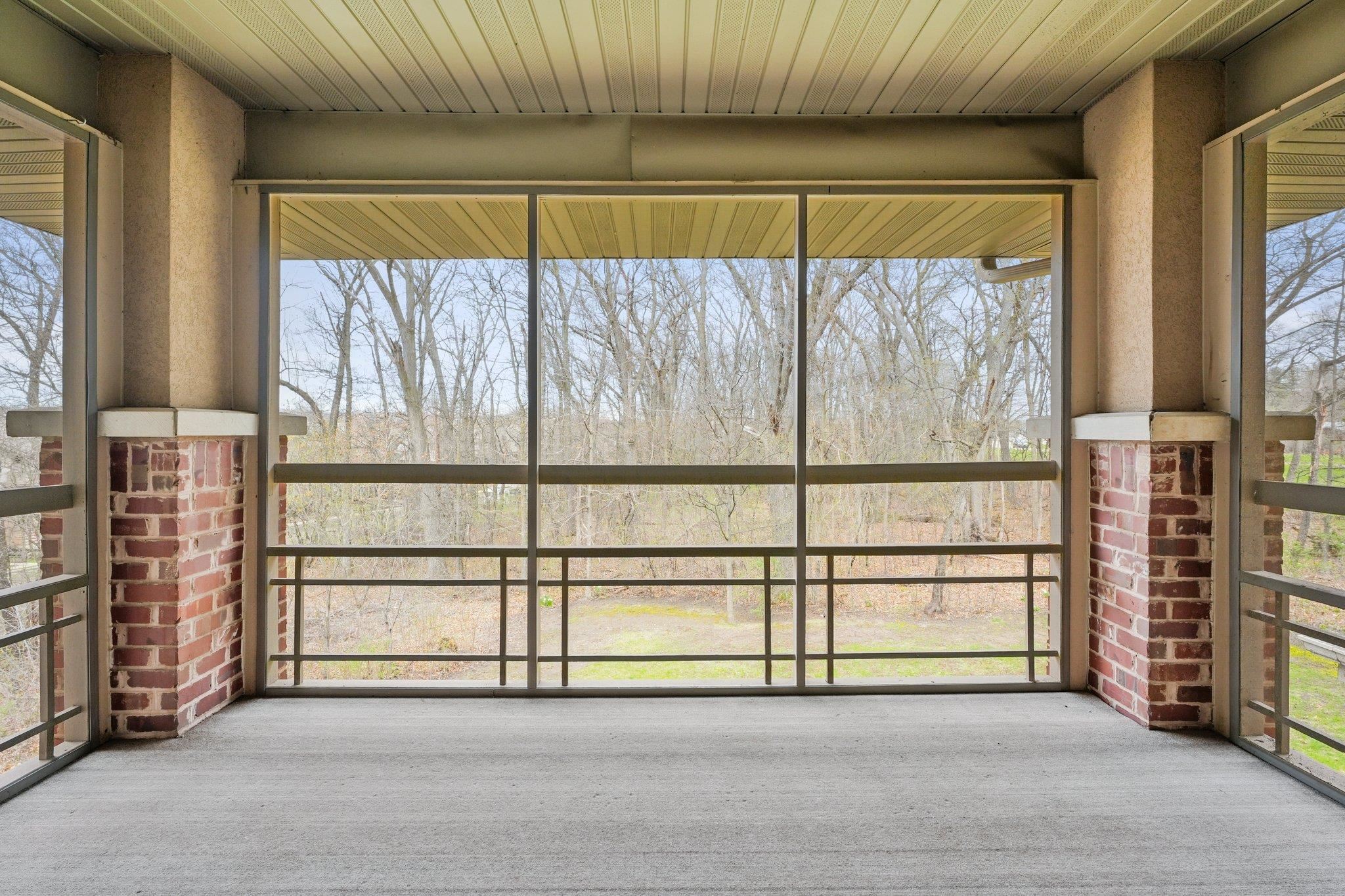 2820 Mickelson Parkway 304