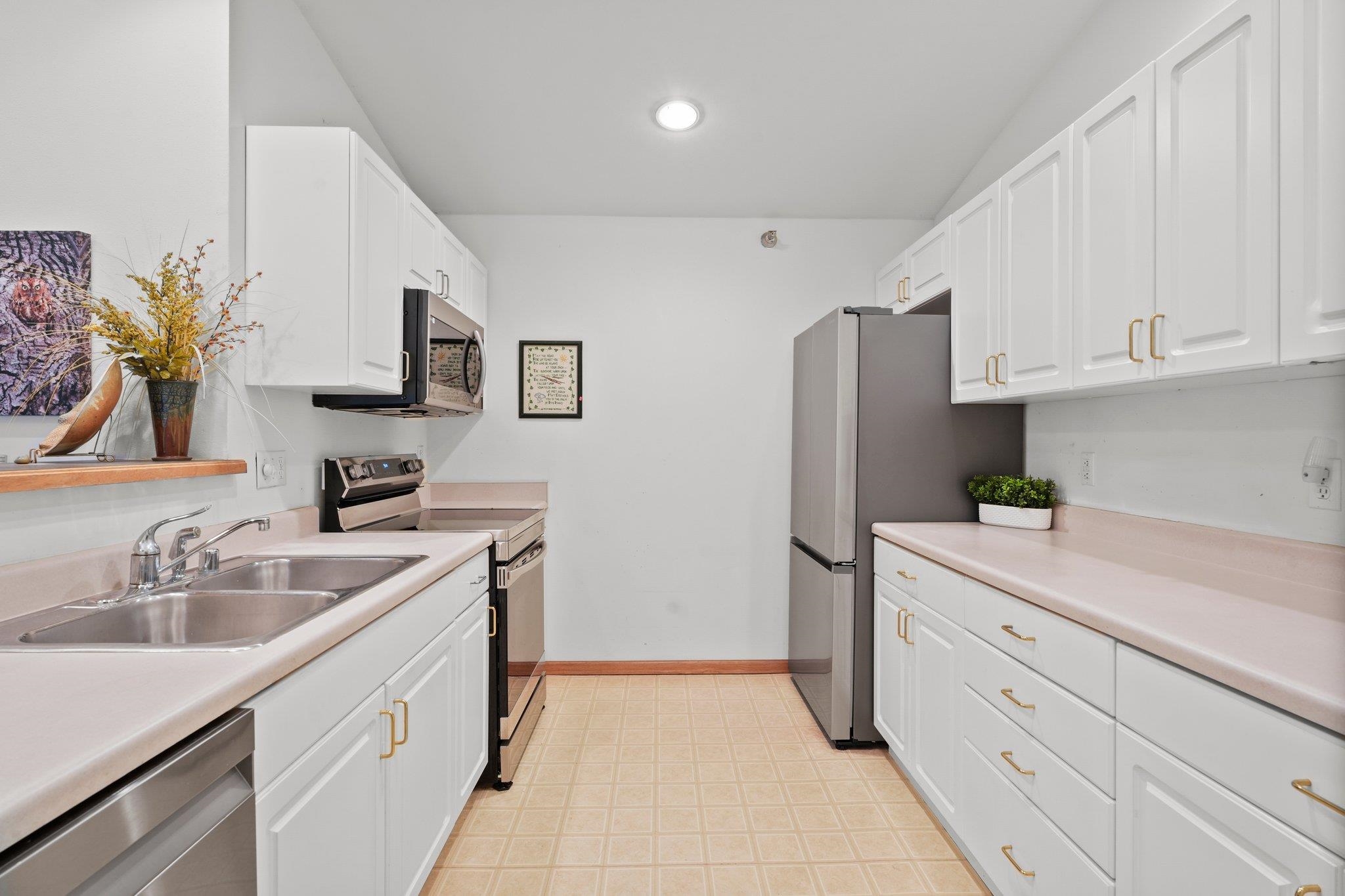 2820 Mickelson Parkway 304