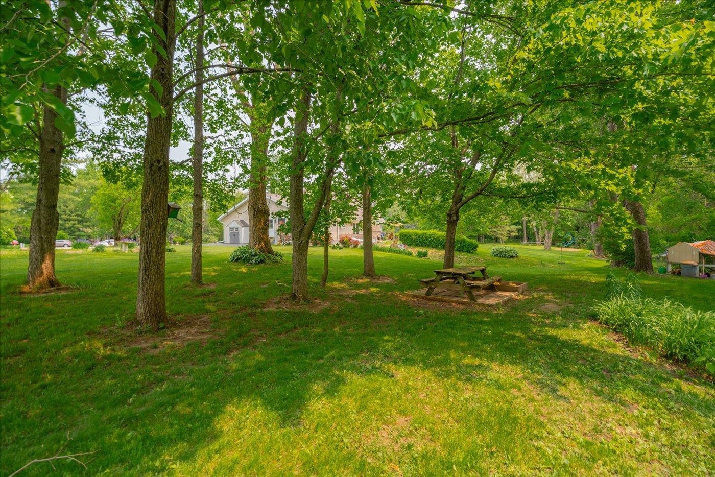 S9085 Meadowdale Road