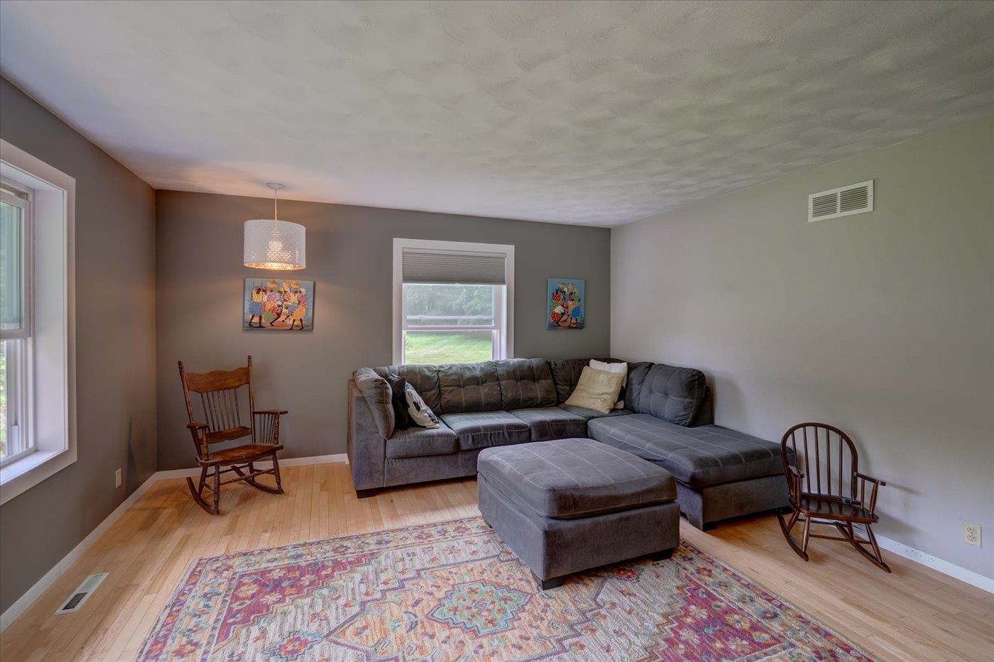 S9085 Meadowdale Road