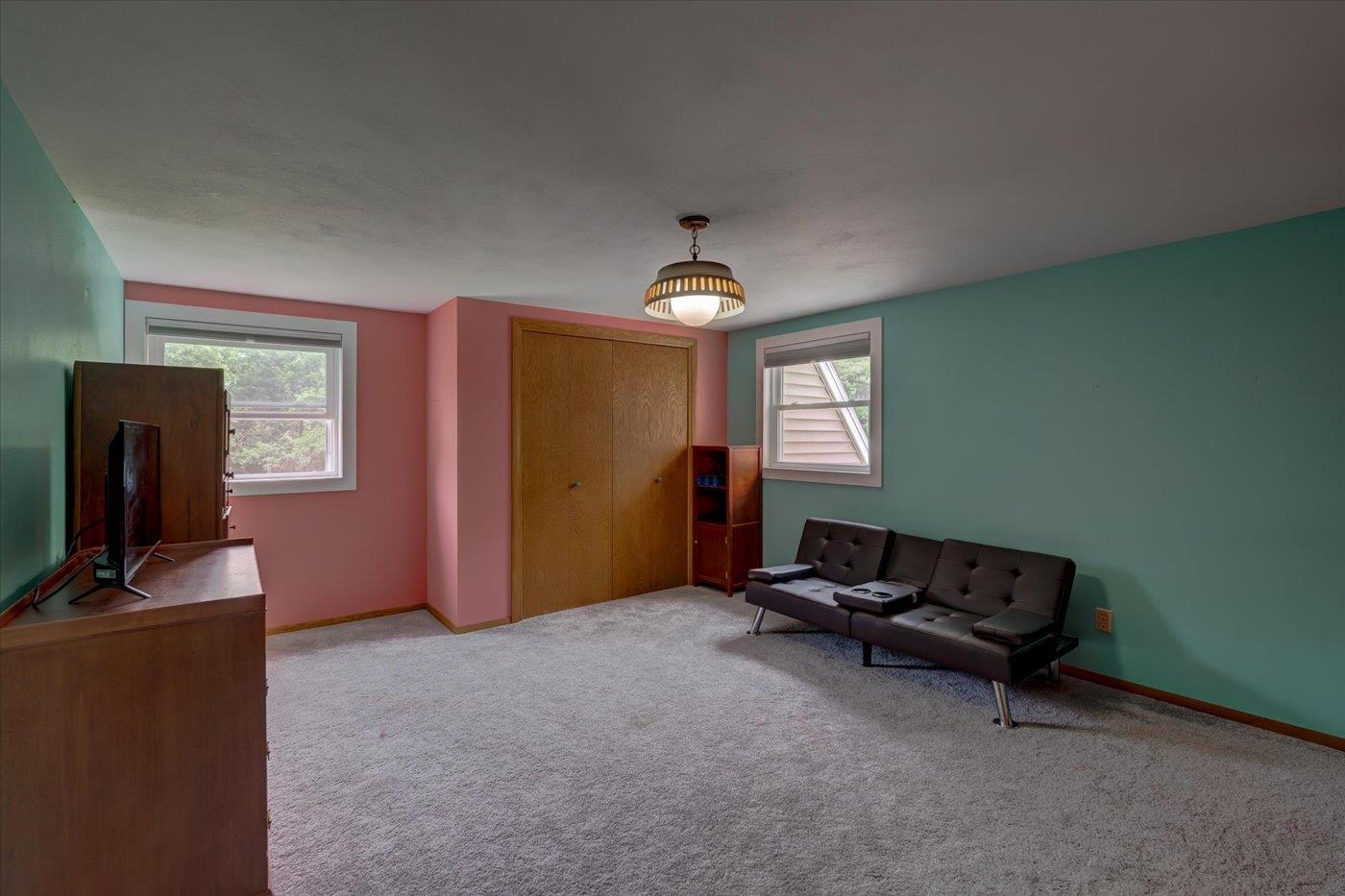 S9085 Meadowdale Road