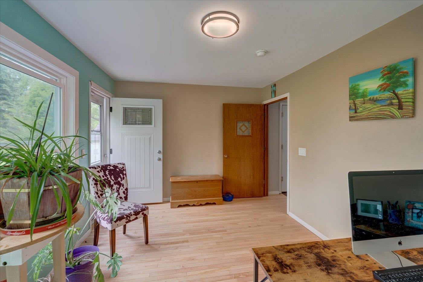 S9085 Meadowdale Road