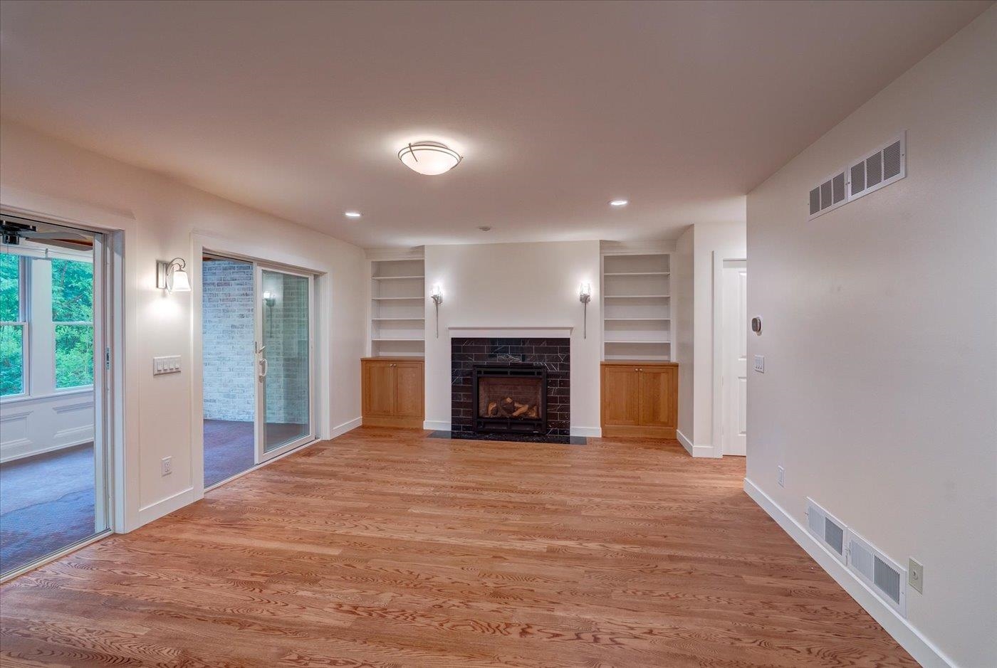 2818 Marshall Court
