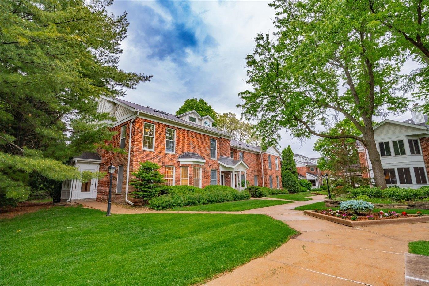 2818 Marshall Court
