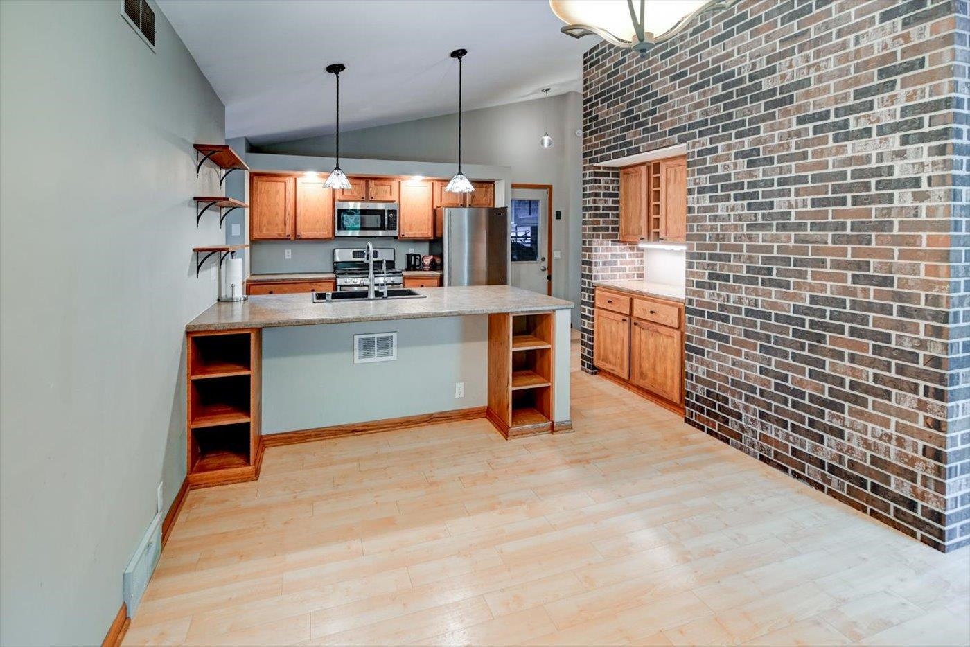 607 Parkland Drive