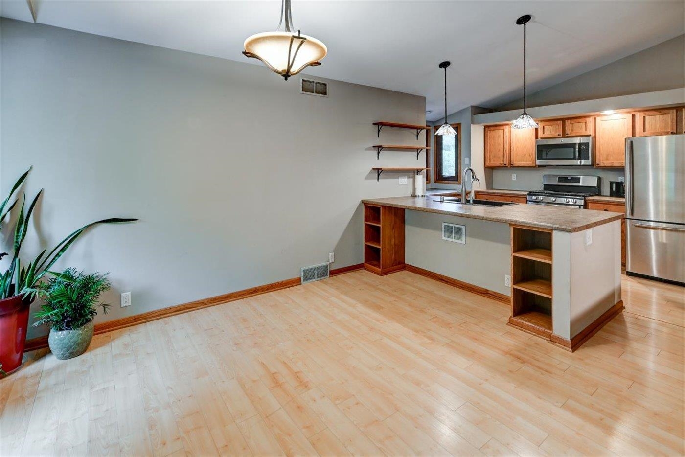 607 Parkland Drive