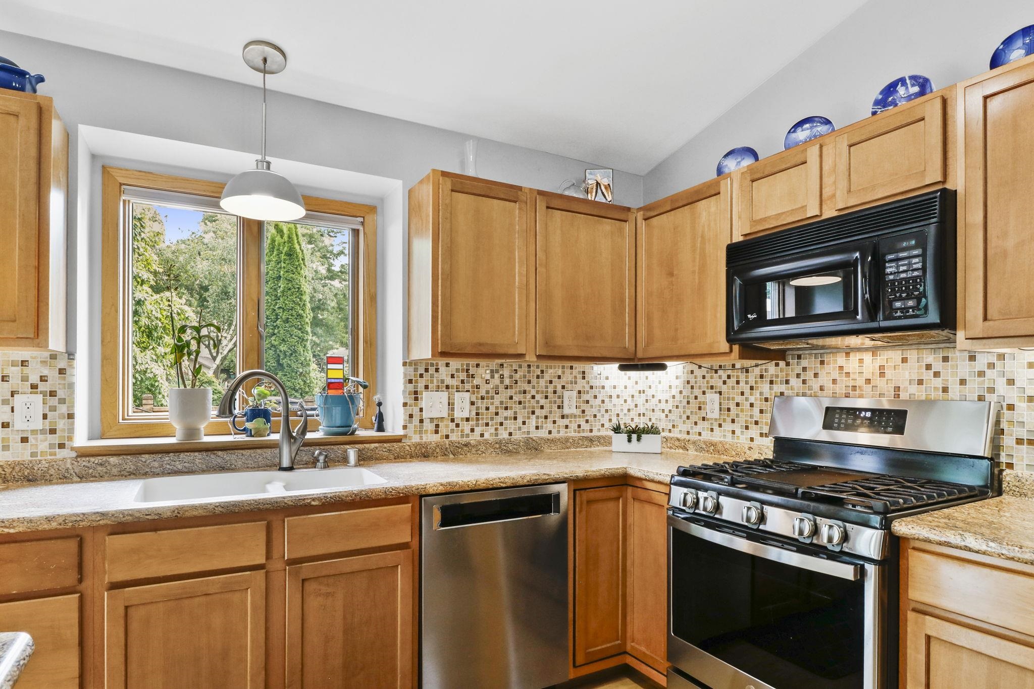 7225 Blue Maple Trail
