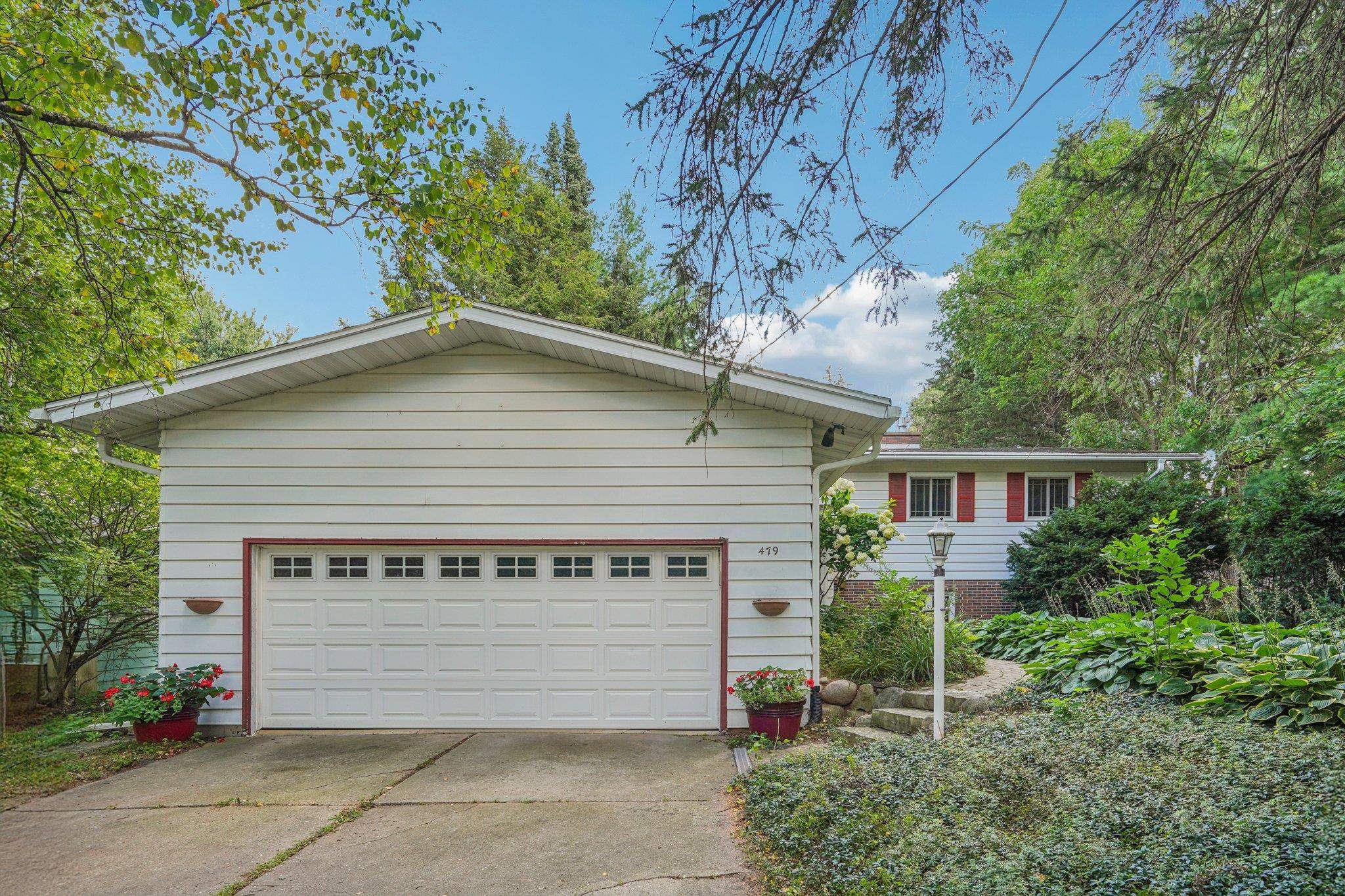 479 Agnes Drive