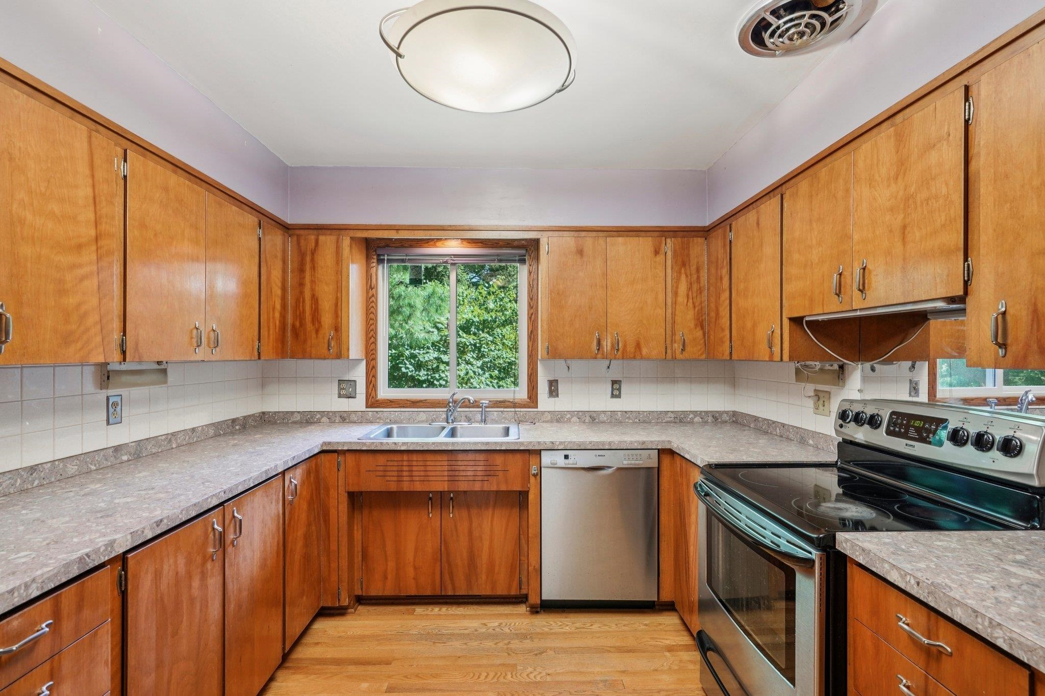 479 Agnes Drive
