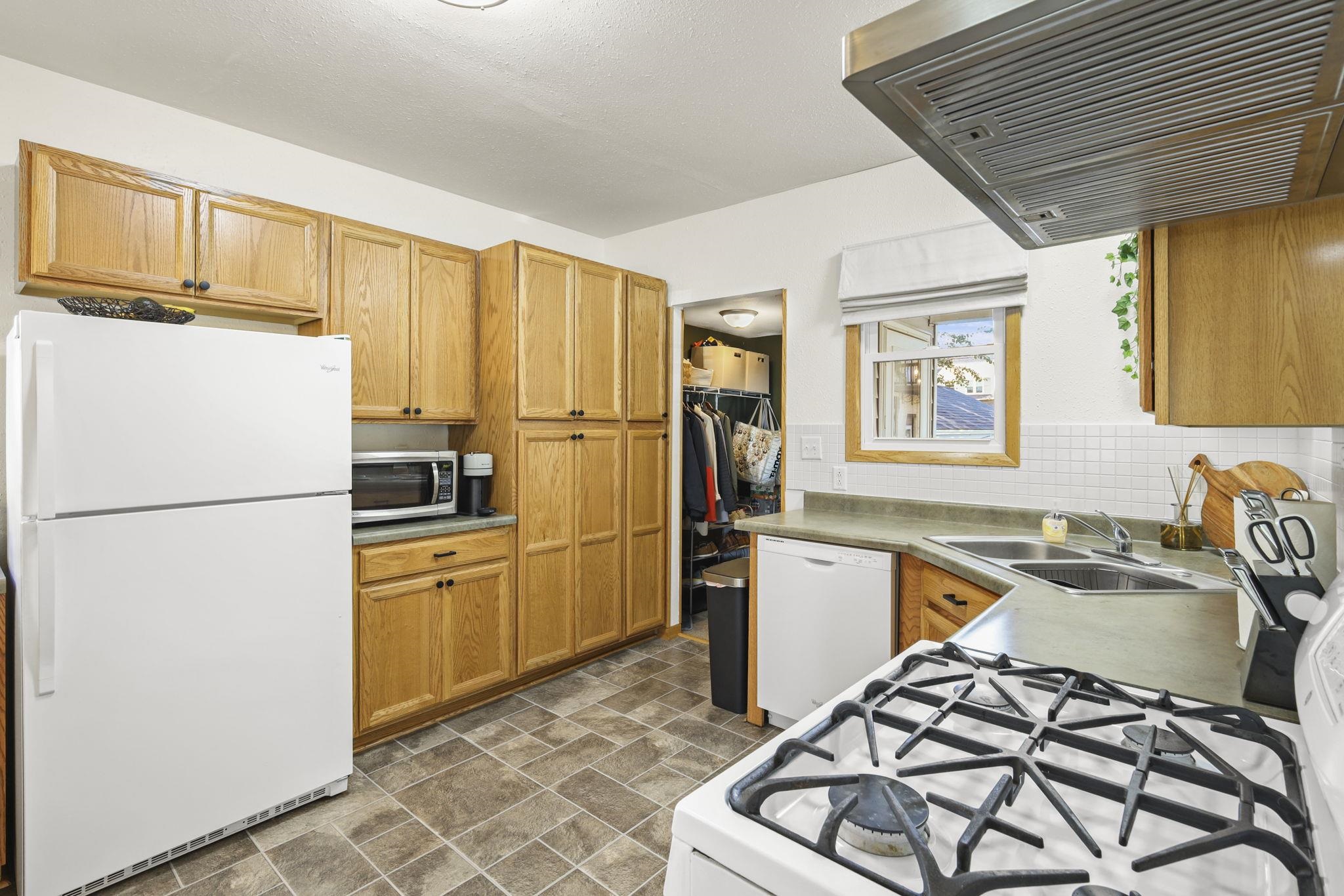 405 E Division Street