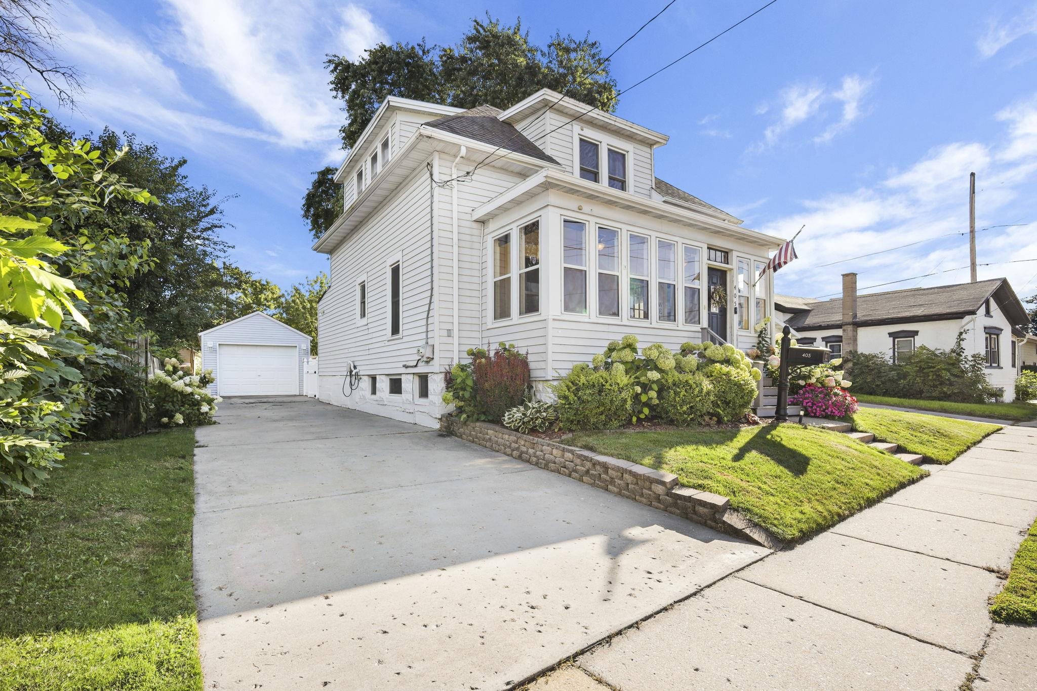 405 E Division Street