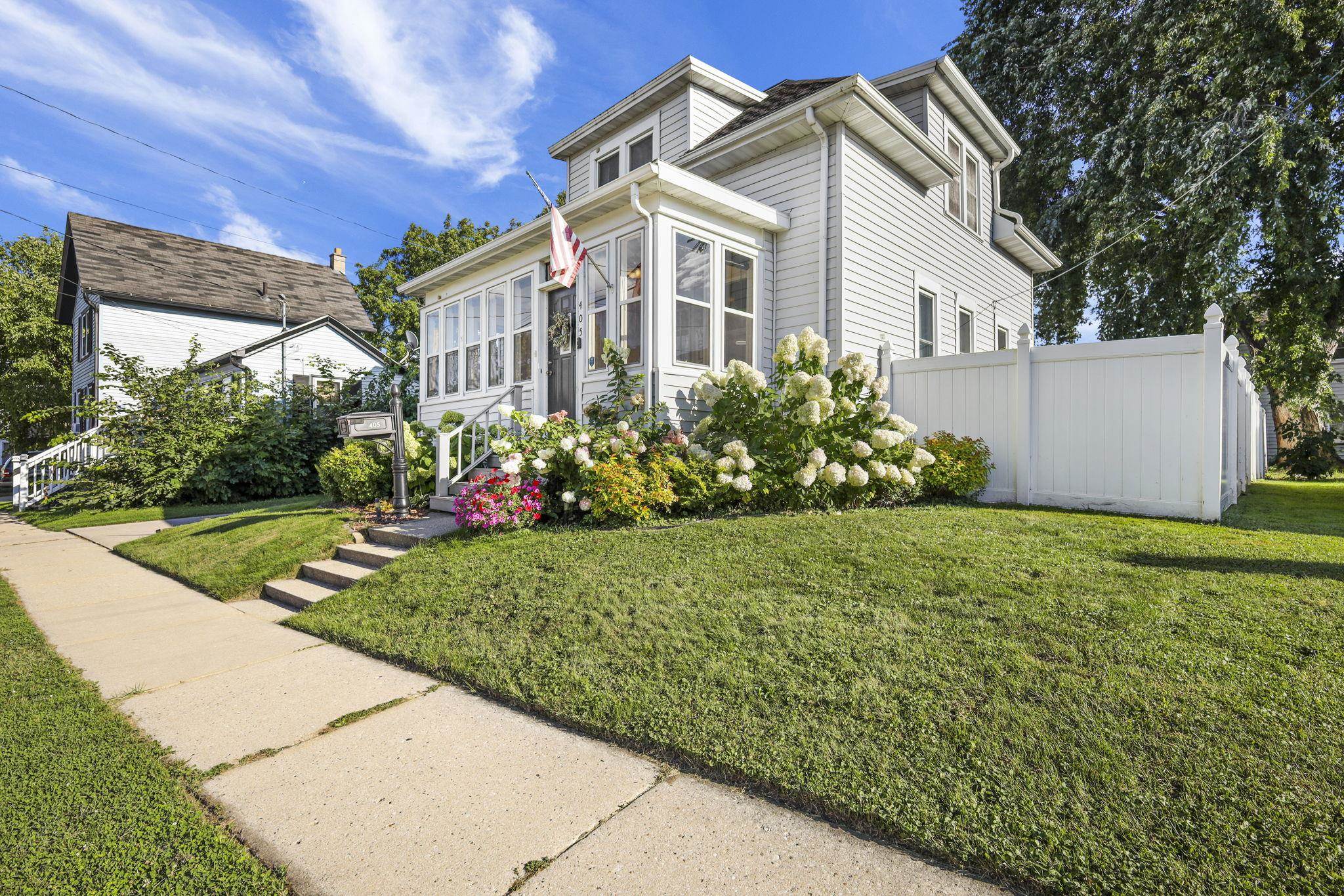 405 E Division Street