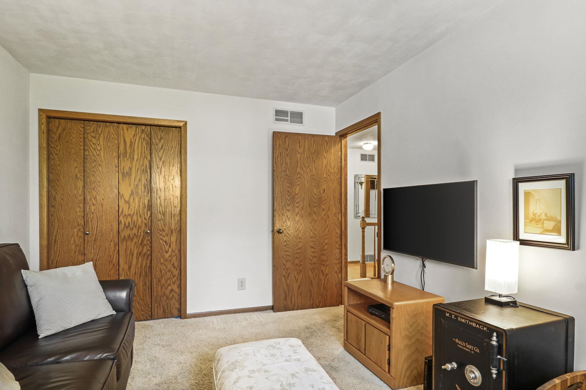 7826 E Oakbrook Circle