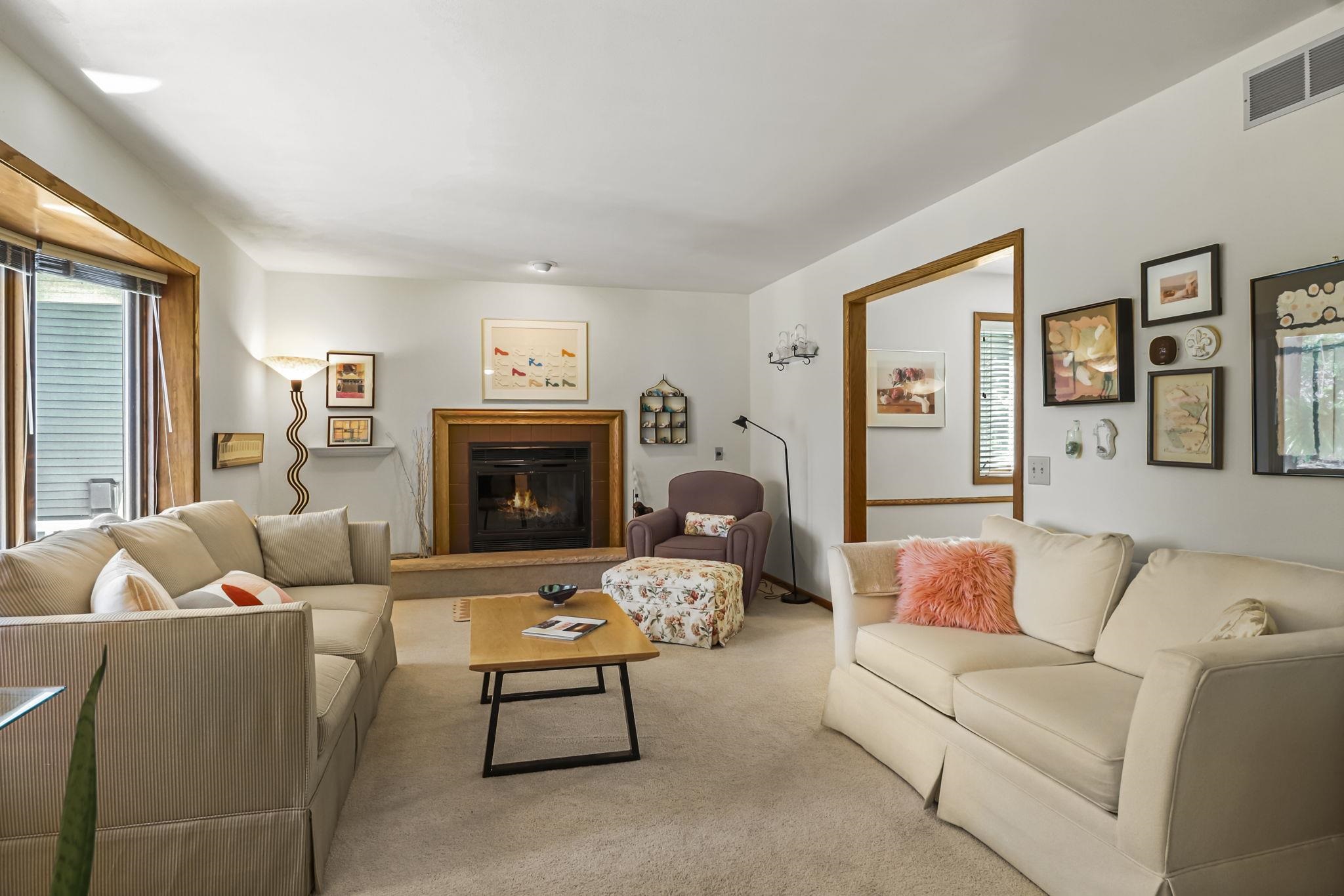 7826 E Oakbrook Circle