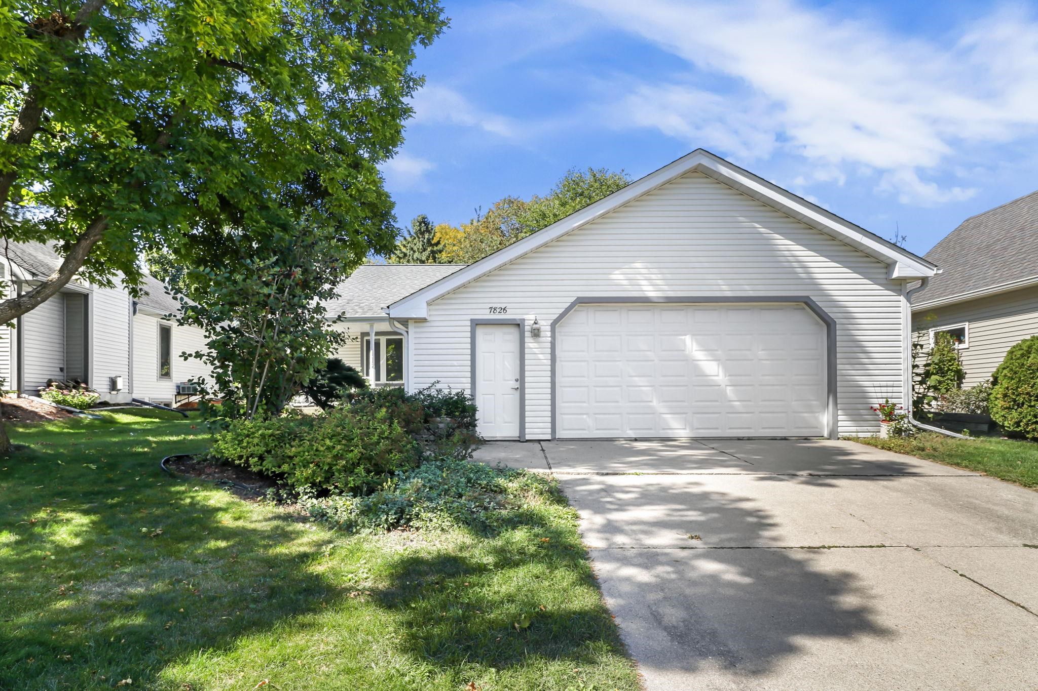 7826 E Oakbrook Circle