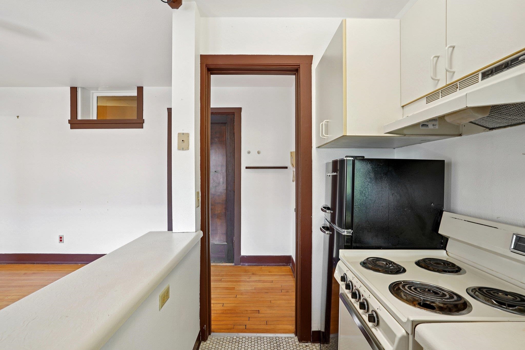121 S Hamilton Street Unit: 202