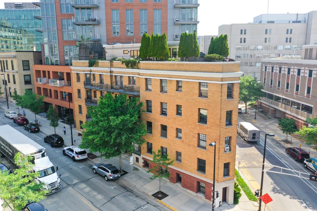 121 S Hamilton Street Unit: 202