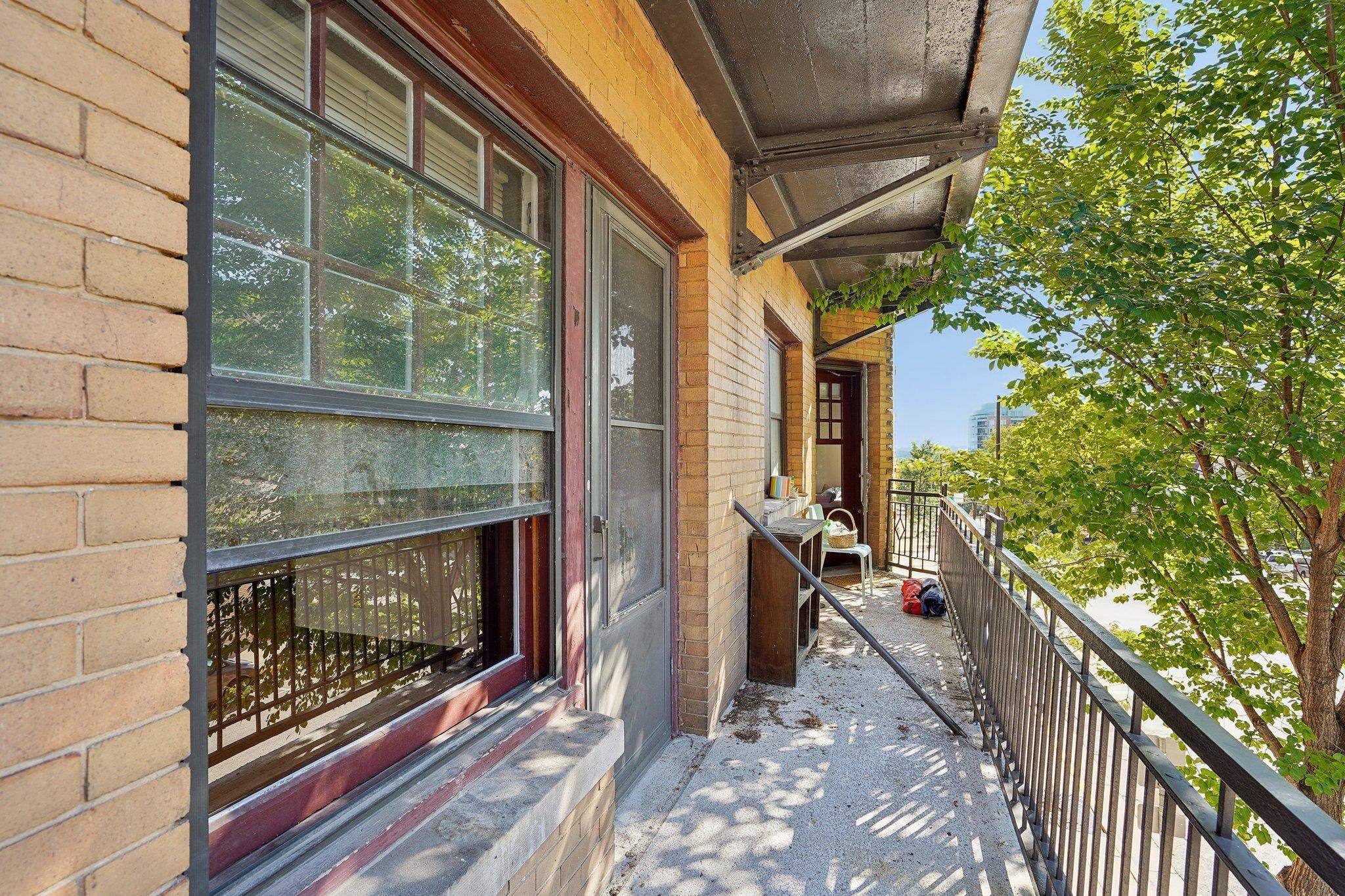 121 S Hamilton Street Unit: 202