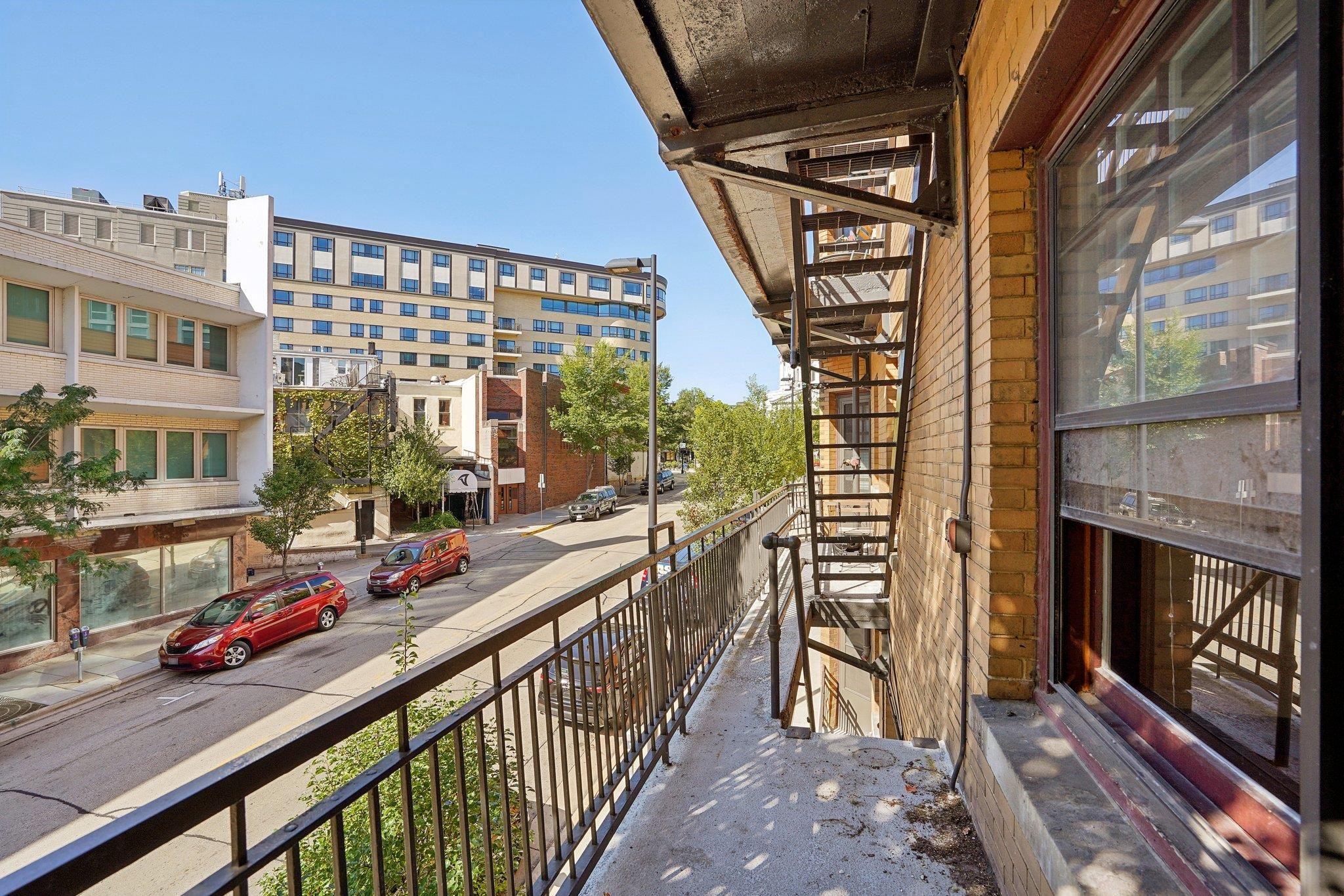 121 S Hamilton Street Unit: 202