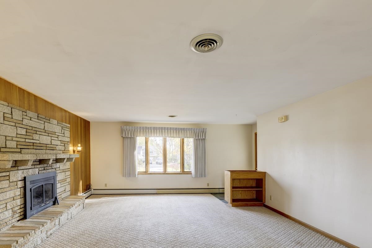 3345 Swinburne Drive