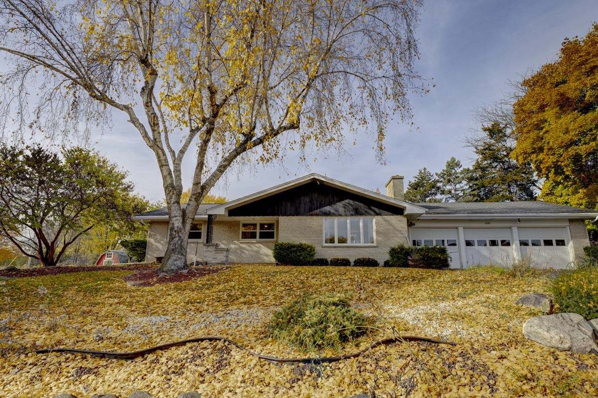 3345 Swinburne Drive