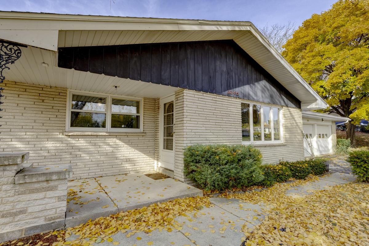 3345 Swinburne Drive