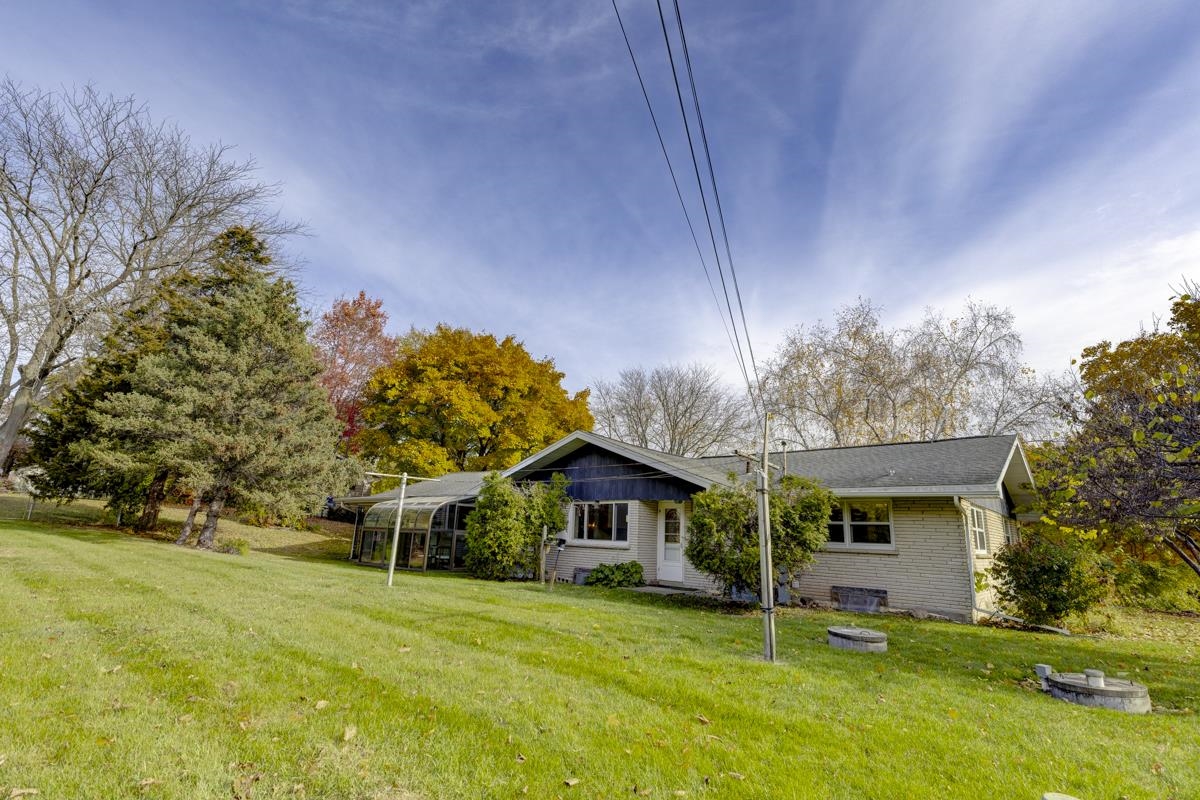 3345 Swinburne Drive