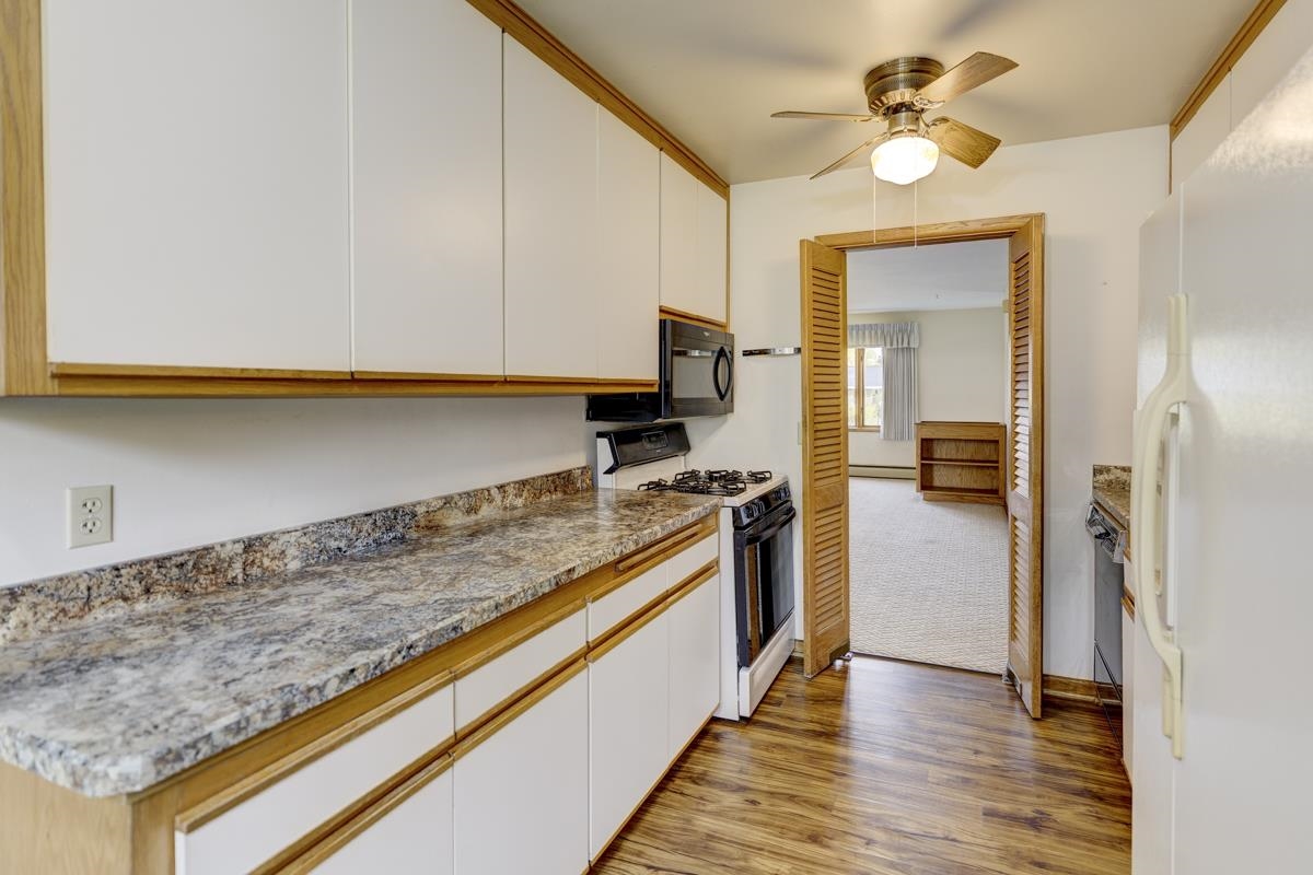 3345 Swinburne Drive