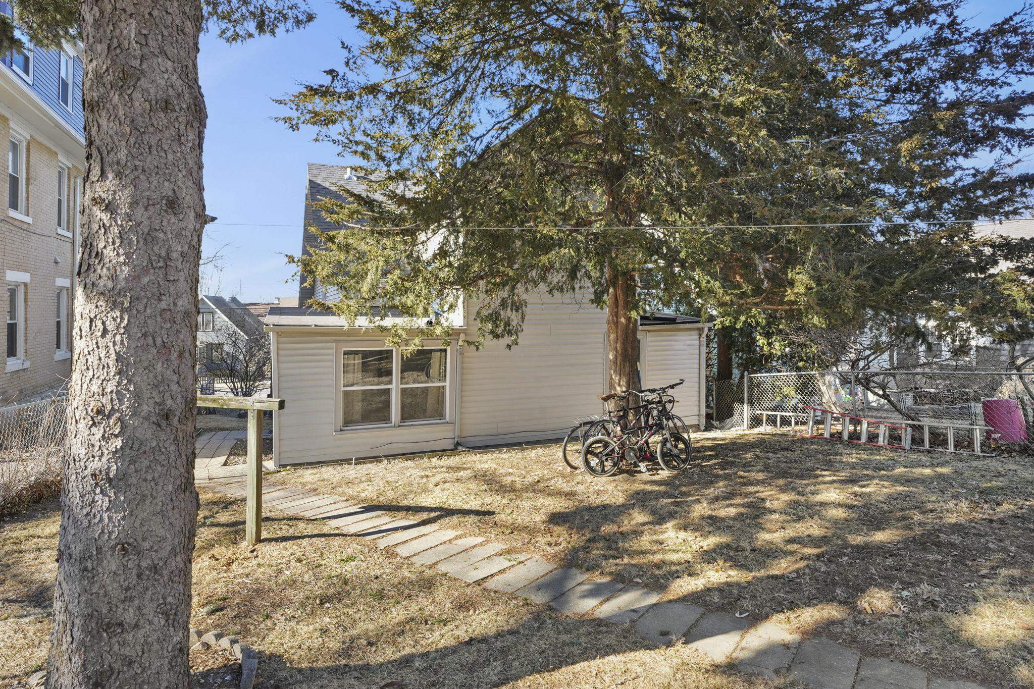 2205 Winnebago Street