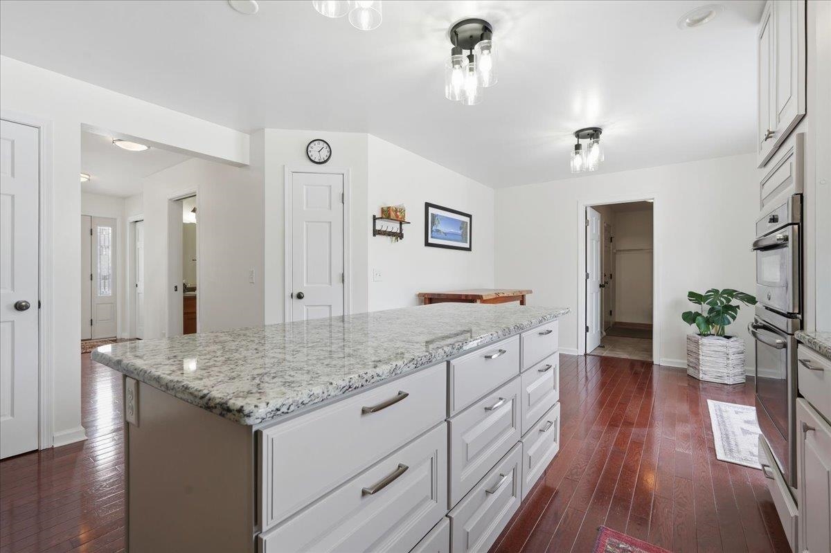 3338 Bradbury Road