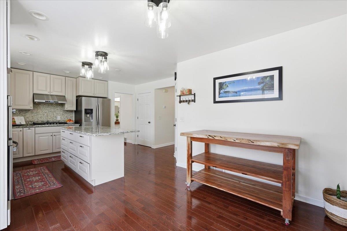 3338 Bradbury Road