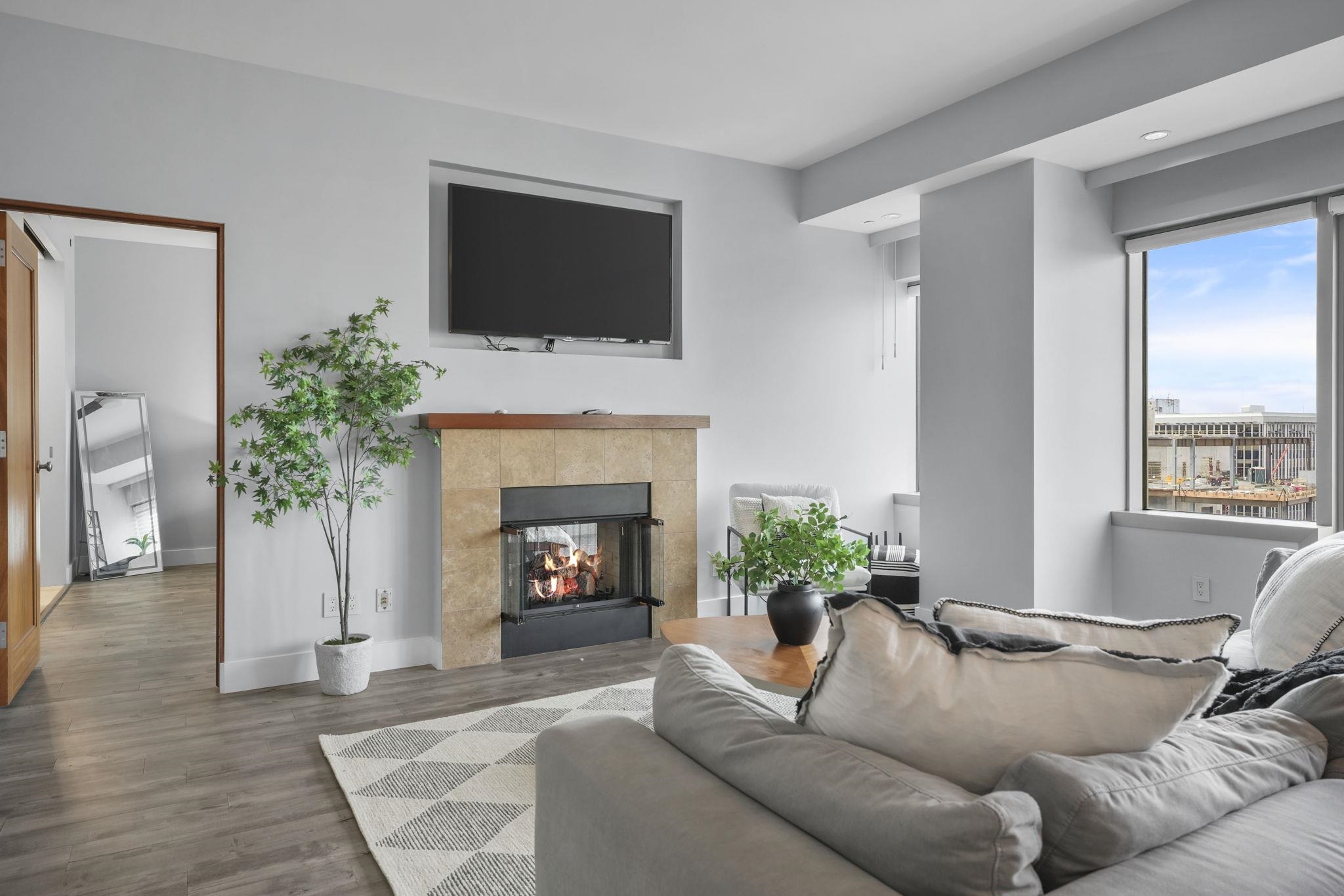 100 Wisconsin Avenue Unit: 1105